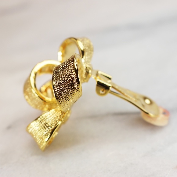 Vintage Kenneth Jay Lane 3-D Bow Clip-On Earrings - Picture 12 of 16